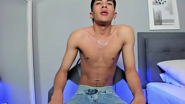 Snapshot of Tylerffoxx chatting on 12, 11, 2025 Tylerffoxx online show from 12, 11, 2025