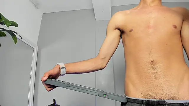 Snapshot of Tylerffoxx chatting on 29, 11, 2025 Tylerffoxx online show from 29, 11, 2025