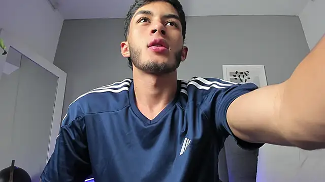 Snapshot of Tylerffoxx chatting on 11, 3, 2026 Tylerffoxx online show from 11, 3, 2026