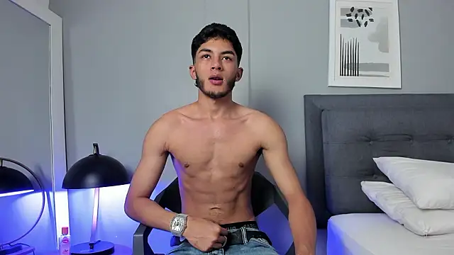 Snapshot of Tylerffoxx chatting on 15, 3, 2026 Tylerffoxx online show from 15, 3, 2026