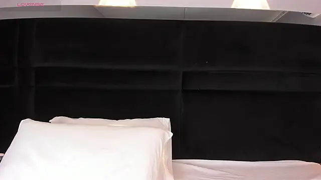 CarolineLee  online show from 6, 2, 2026