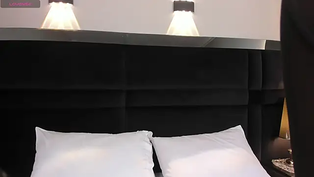 CarolineLee  online show from 29, 4, 2026