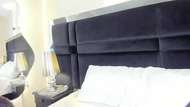 CarolineLee  online show from 18, 6, 2026