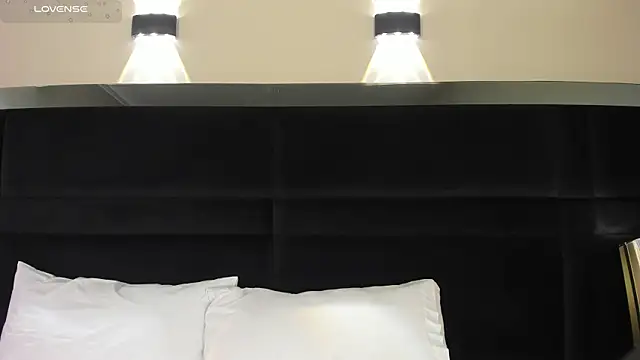 CarolineLee  online show from 17, 7, 2026