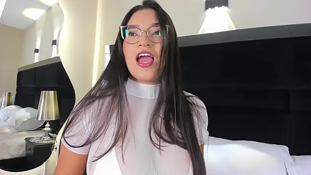 CarolineLee  online show from 21, 7, 2026