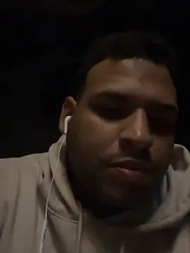 Snapshot of elverga420F chatting on 1, 10, 2025 elverga420F online show from 1, 10, 2025