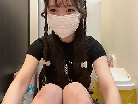 Snapshot of nano-da-u chatting on 18, 9, 2025 nano-da-u online show from 18, 9, 2025