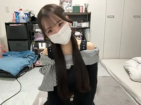 Snapshot of nano-da-u chatting on 4, 10, 2025 nano-da-u online show from 4, 10, 2025