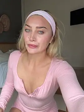 auriangel online show from 4, 3, 2026