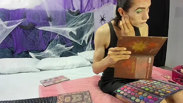 Snapshot of shantala_nastasiia chatting on 29, 10, 2025 shantala nastasiia online show from 29, 10, 2025