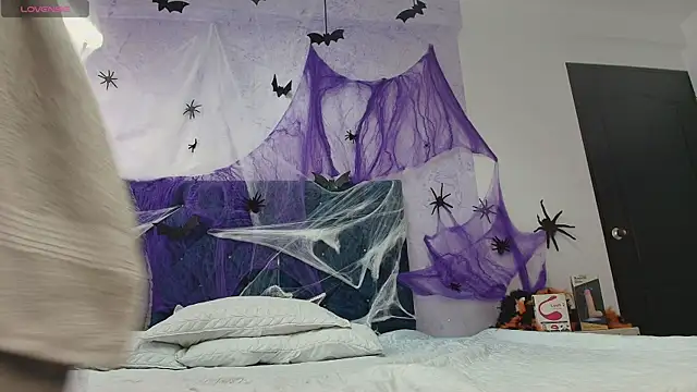 Snapshot of shantala_nastasiia chatting on 3, 11, 2025 shantala nastasiia online show from 3, 11, 2025