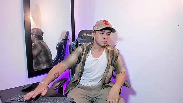 Snapshot of juanmechanic_ chatting on 15, 10, 2025 juanmechanic online show from 15, 10, 2025