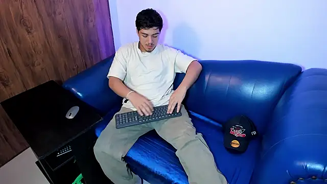 Snapshot of juanmechanic_ chatting on 12, 11, 2025 juanmechanic online show from 12, 11, 2025