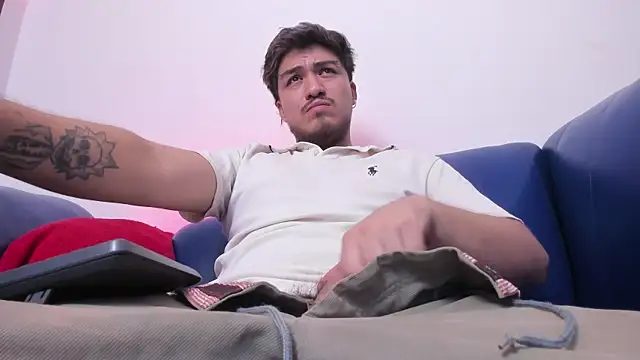 Snapshot of juanmechanic_ chatting on 3, 3, 2026 juanmechanic online show from 3, 3, 2026