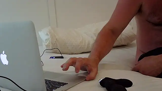 John--a online show from 18, 5, 2026