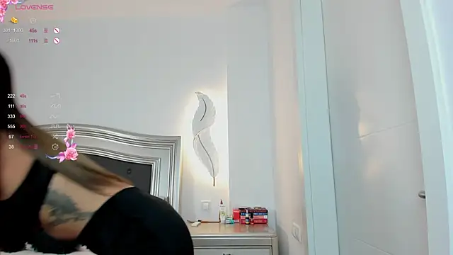 AmiraaLuxe online show from 28, 10, 2025