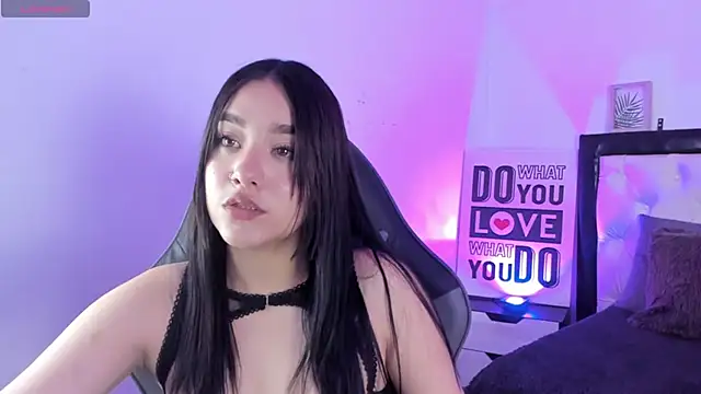 Snapshot of KimGarces chatting on 11, 9, 2025 KimGarces online show from 11, 9, 2025