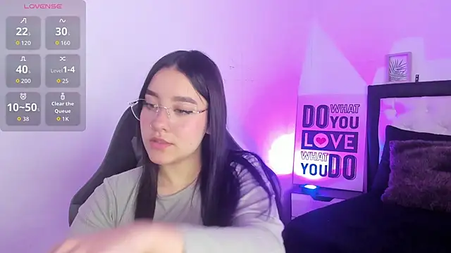 Snapshot of KimGarces chatting on 13, 9, 2025 KimGarces online show from 13, 9, 2025