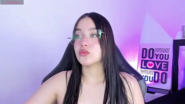 Snapshot of KimGarces chatting on 19, 9, 2025 KimGarces online show from 19, 9, 2025