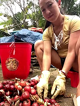 Huong-Ly online show from 3, 10, 2025