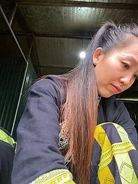 Huong-Ly online show from 16, 11, 2025