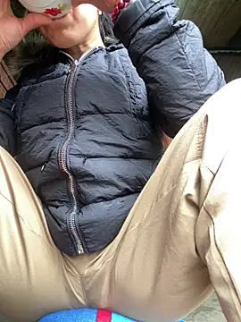 Huong-Ly online show from 17, 12, 2025