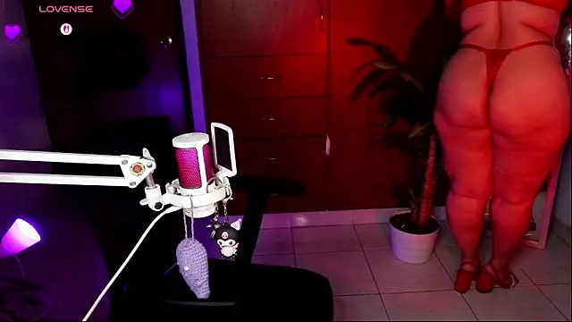 Snapshot of tinamqueen1 chatting on 16, 3, 2026 tinamqueen1 online show from 16, 3, 2026