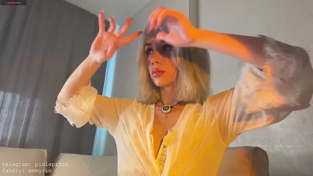 KittenFang online show from 24, 7, 2026