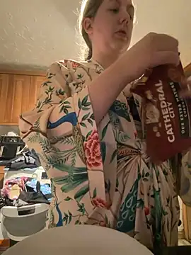 Snapshot of Missmissymee chatting on 4, 10, 2025 Missmissymee online show from 4, 10, 2025