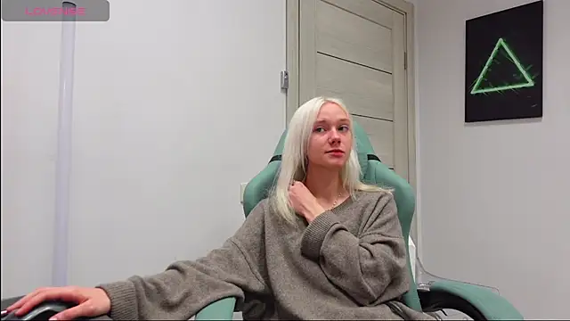 Laura Chaplin online show from 28, 9, 2025