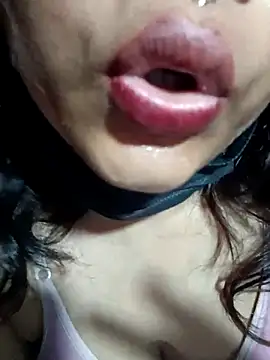 Hott Muskan online show from 28, 4, 2026