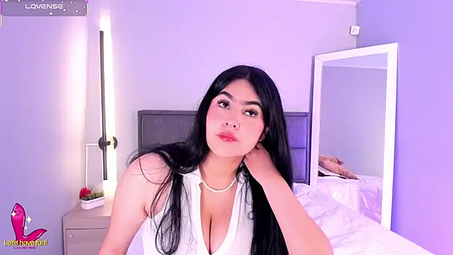 Emma  clark  online show from 8, 11, 2025