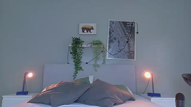 Nickifox   online show from 18, 9, 2025