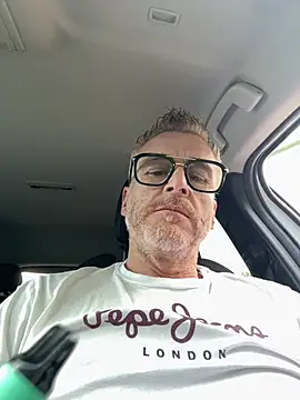 Axl hot online show from 13, 5, 2026