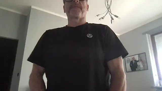 Axl hot online show from 30, 5, 2026