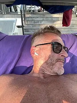 Axl hot online show from 19, 6, 2026