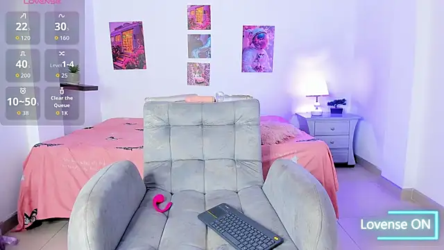 Snapshot of mia_purplee chatting on 28, 9, 2025 mia purplee online show from 28, 9, 2025