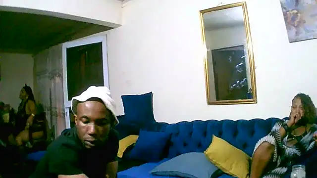 Snapshot of TheeBigPump chatting on 18, 9, 2025 TheeBigPump online show from 18, 9, 2025