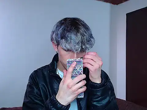 Snapshot of john_vichenso chatting on 5, 11, 2025 john vichenso online show from 5, 11, 2025