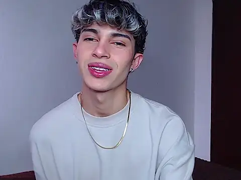 Snapshot of john_vichenso chatting on 6, 11, 2025 john vichenso online show from 6, 11, 2025