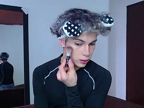 Snapshot of john_vichenso chatting on 10, 11, 2025 john vichenso online show from 10, 11, 2025