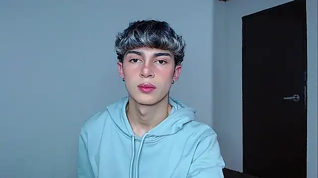 Snapshot of john_vichenso chatting on 13, 11, 2025 john vichenso online show from 13, 11, 2025