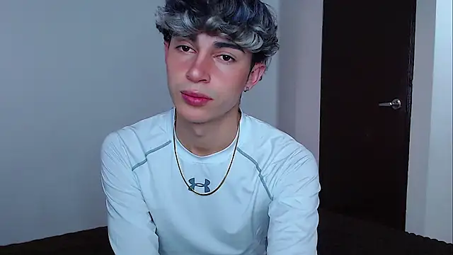 Snapshot of john_vichenso chatting on 14, 11, 2025 john vichenso online show from 14, 11, 2025