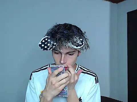 Snapshot of john_vichenso chatting on 26, 11, 2025 john vichenso online show from 26, 11, 2025