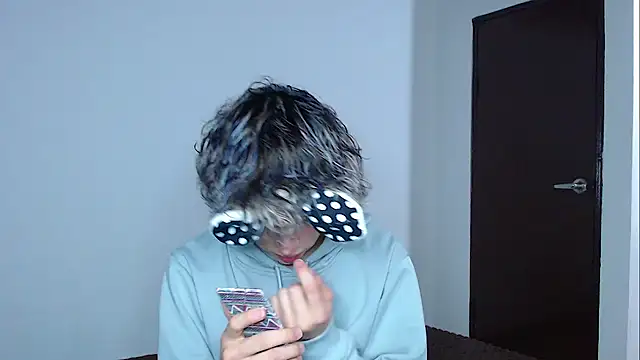 Snapshot of john_vichenso chatting on 28, 11, 2025 john vichenso online show from 28, 11, 2025