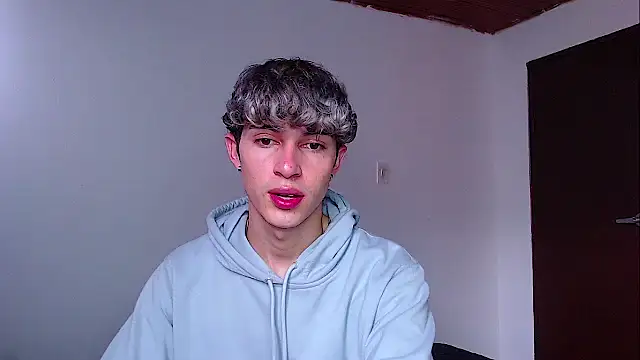 Snapshot of john_vichenso chatting on 4, 12, 2025 john vichenso online show from 4, 12, 2025