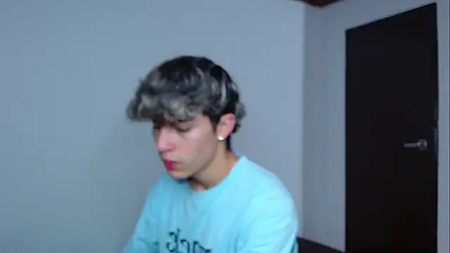 Snapshot of john_vichenso chatting on 5, 12, 2025 john vichenso online show from 5, 12, 2025