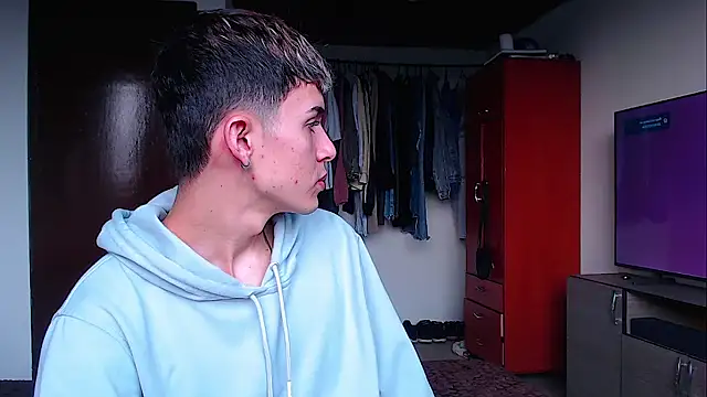 Snapshot of john_vichenso chatting on 15, 12, 2025 john vichenso online show from 15, 12, 2025