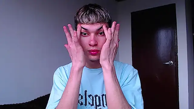 Snapshot of john_vichenso chatting on 17, 12, 2025 john vichenso online show from 17, 12, 2025