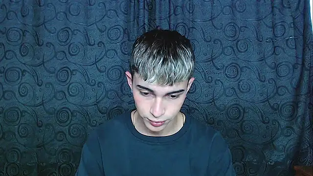 Snapshot of john_vichenso chatting on 18, 12, 2025 john vichenso online show from 18, 12, 2025